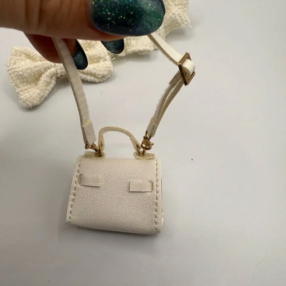 Labubu outfit, dress, headband and handbag. (Doll not included) - Picture 4 of 6